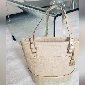 💥 SALE > Brahmin: VTG  Duxbury Medium Croc-Embossed Bucket Bag